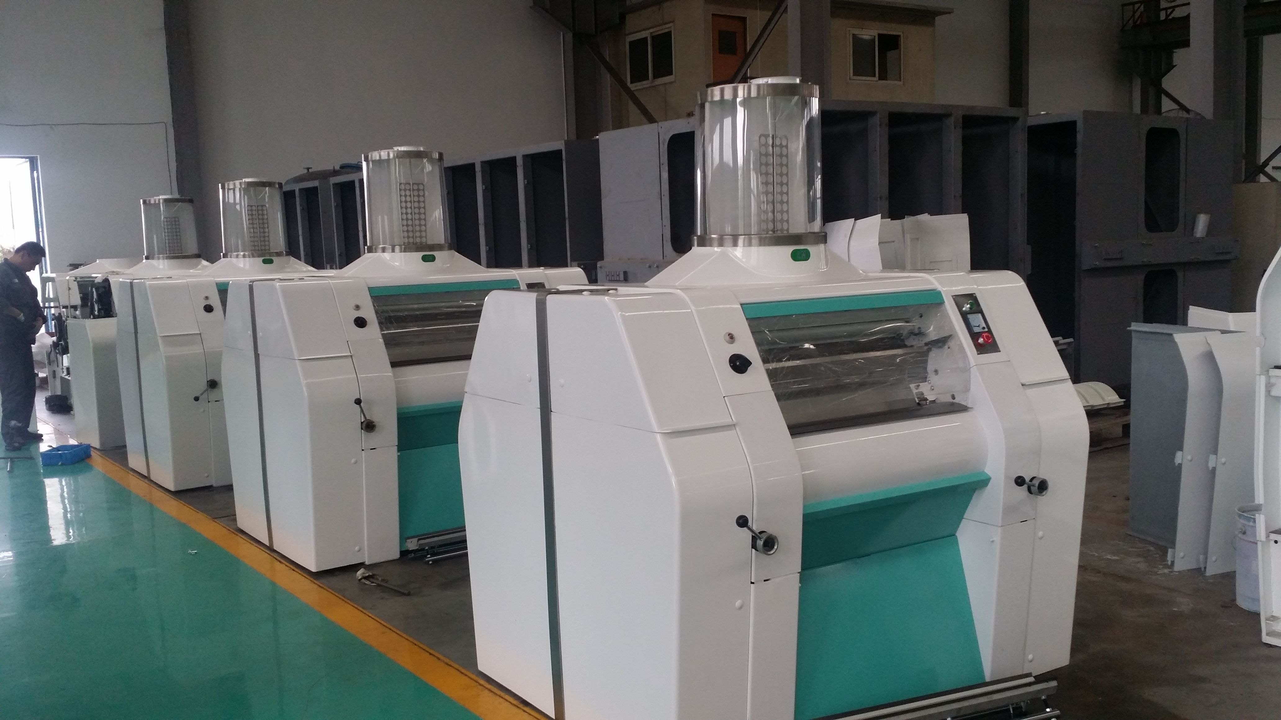 中瑞糧油機(jī)械面粉機(jī).jpg 中瑞糧油機(jī)械面粉機(jī).jpg